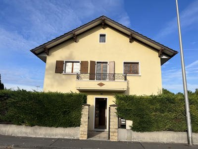 Maison - 287 m² - 10 pièces