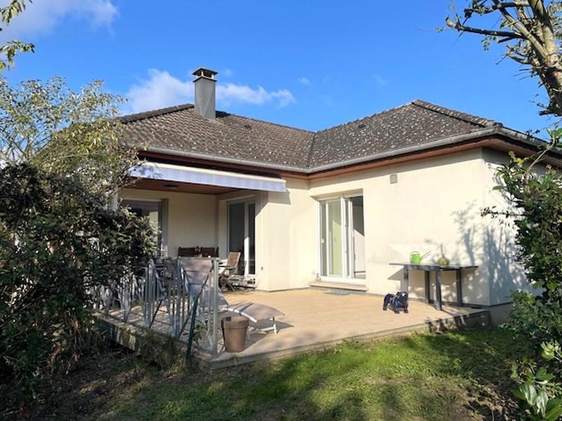 Villa - 12 438 m² - 5 pièces
