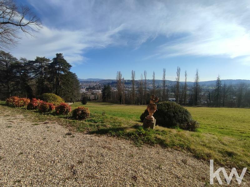 Maison de maîtres - 673 m² - 13 pièces