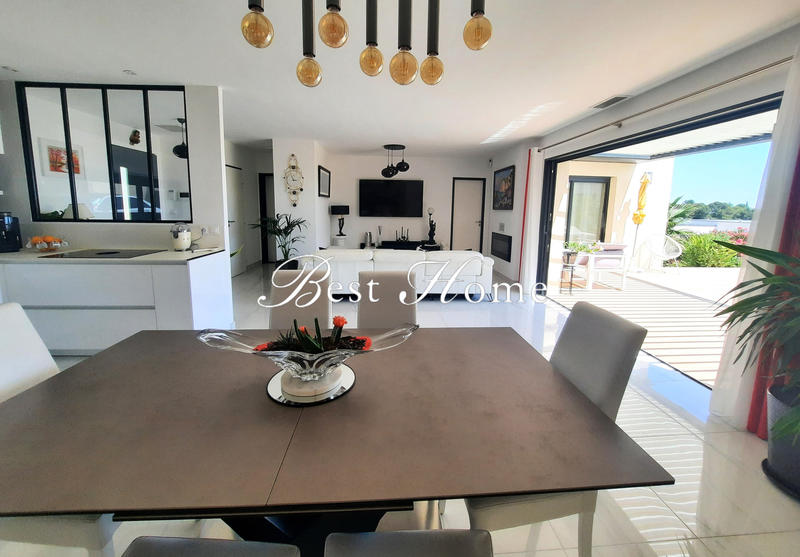 Maison - 140 m² - 6 pièces