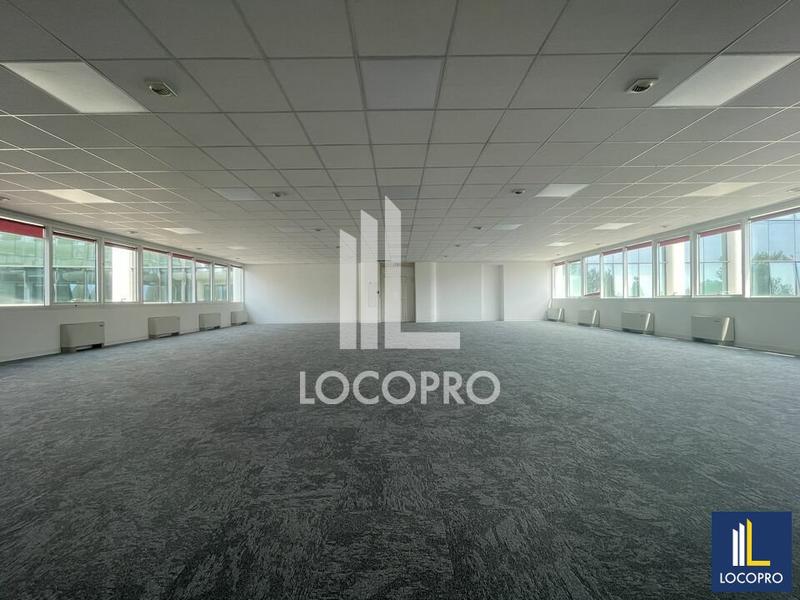 Bureau - 1 766 m²