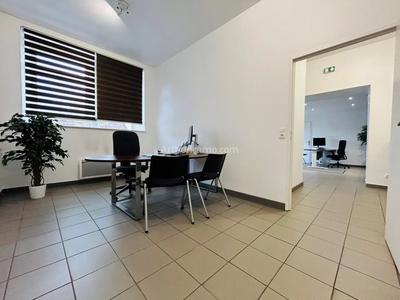 Bureau - 63 m² - 4 pièces