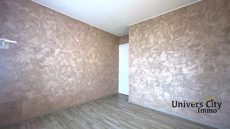 Maison traditionnelle - 128 m² - 6 pièces