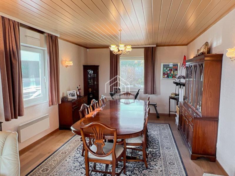 Villa - 196 m² - 9 pièces