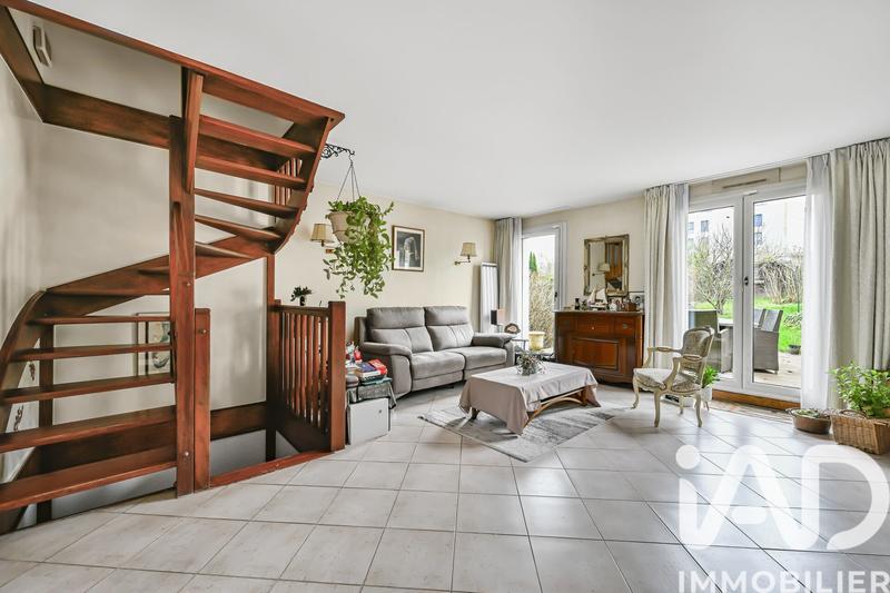 Maison - 95 m² - 5 pièces