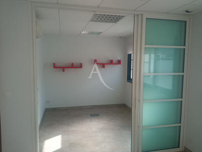 Local d'activité / Entrepôt - 155 m²