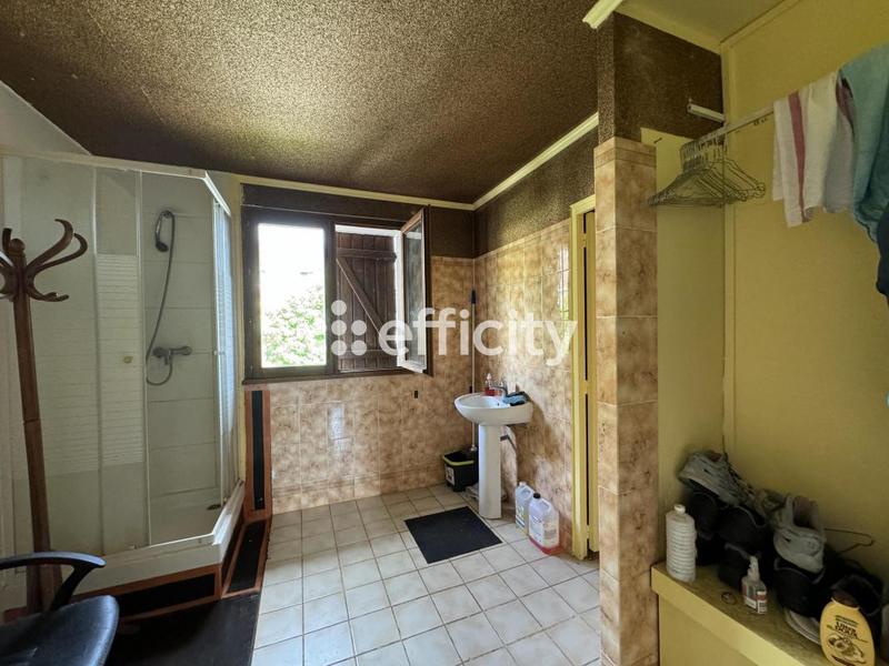 Maison - 200 m² - 10 pièces