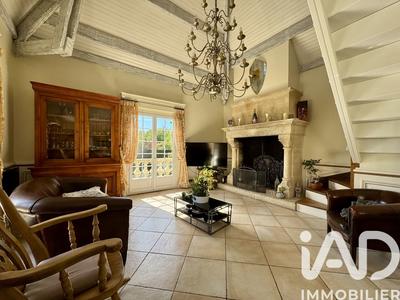 Maison - 300 m² - 8 pièces