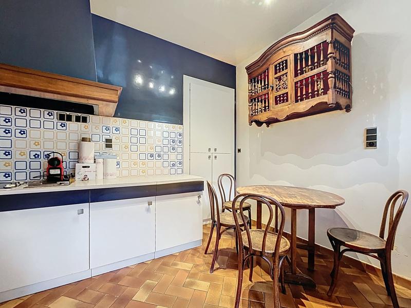 Maison - 261 m² - 8 pièces