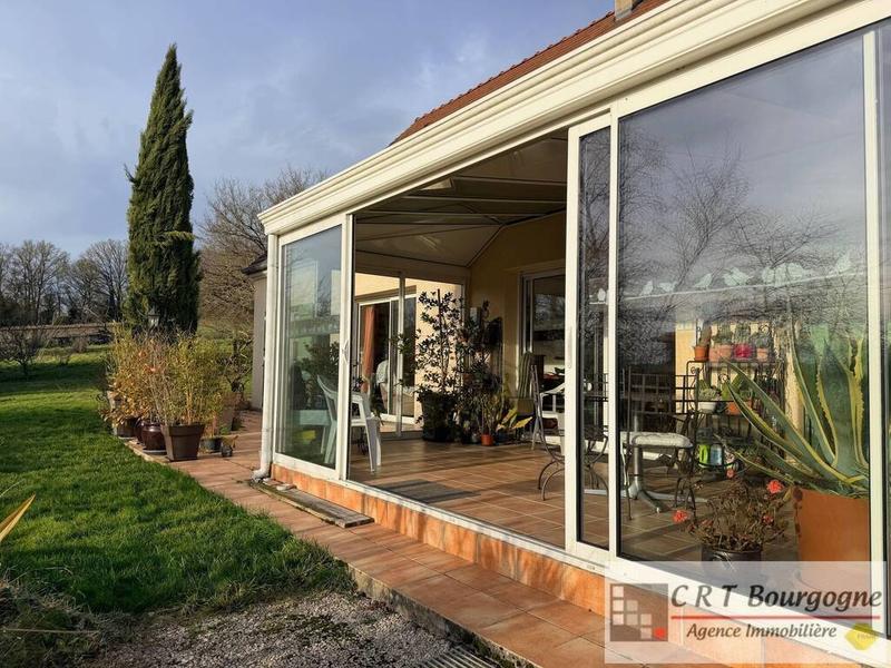 Maison - 202 m² - 7 pièces