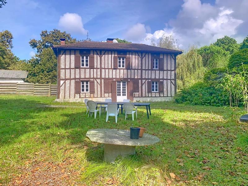 Maison - 206 m² - 8 pièces