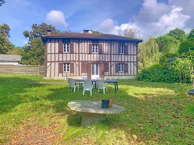 Maison - 206 m² - 8 pièces