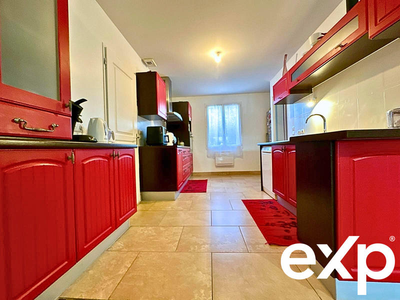 Maison - 170 m² - 9 pièces