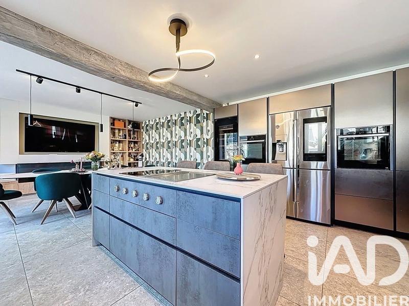 Maison - 182 m² - 7 pièces