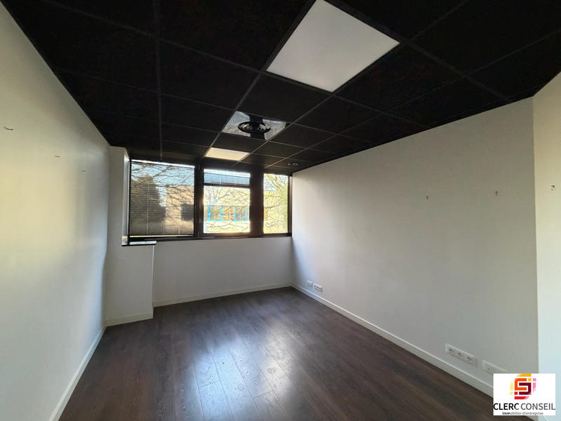 Bureau - 454 m²