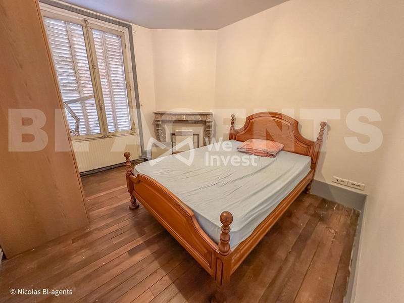 Maison - 280 m² - 8 pièces