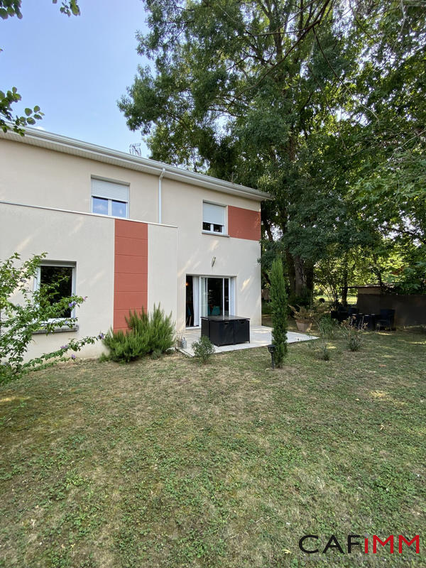 Maison - 90 m² - 4 pièces