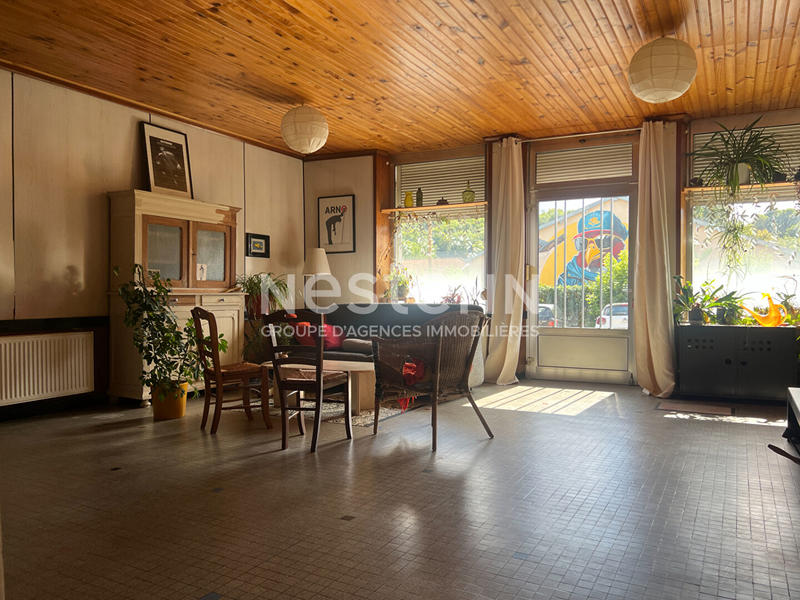 Maison - 221 m² - 7 pièces