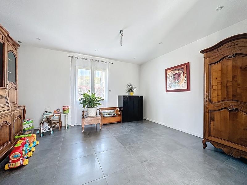 Villa - 256 m² - 9 pièces