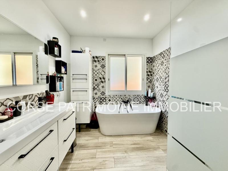 Maison - 124 m² - 6 pièces