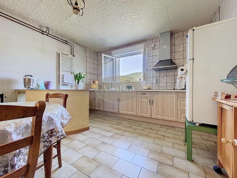 Maison - 230 m² - 6 pièces