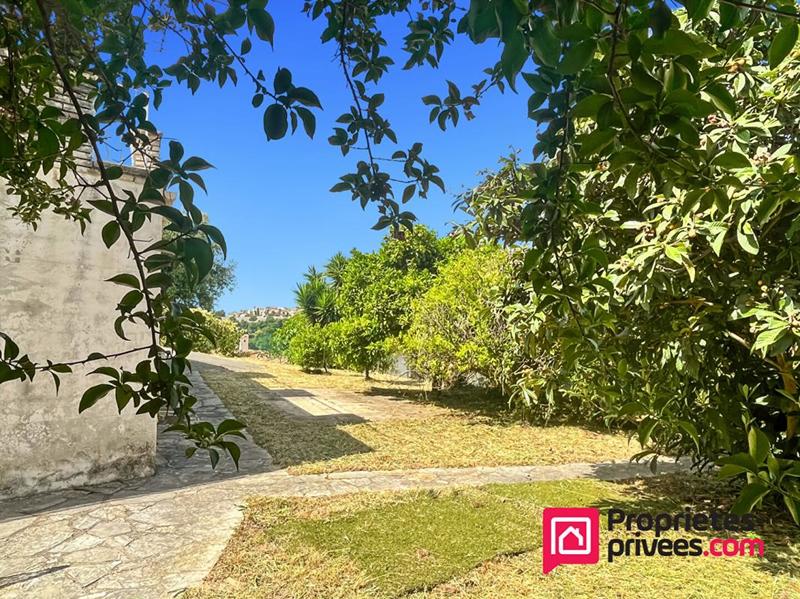 Villa - 332 m² - 12 pièces