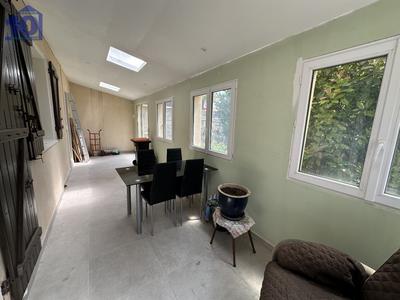 Maison - 92 m² - 6 pièces