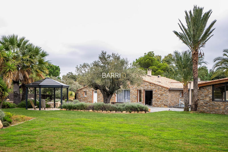 Mas - 213 m² - 4 pièces