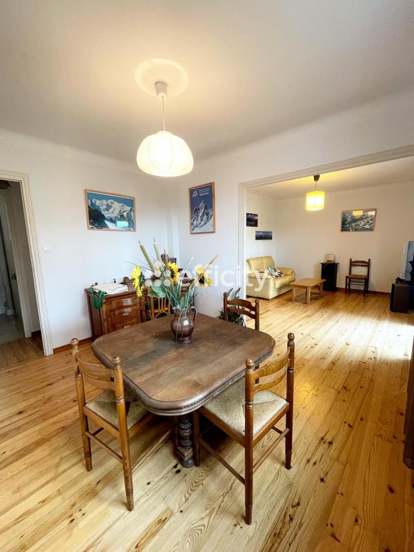 Appartement - 80 m² - 4 pièces