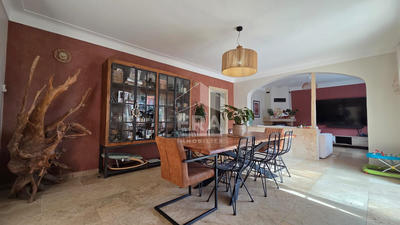 Maison - 215 m² - 9 pièces