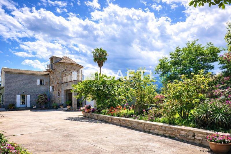 Villa - 280 m² - 8 pièces