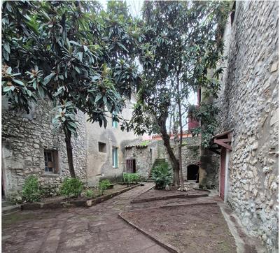 Maison de village - 255 m² - 6 pièces