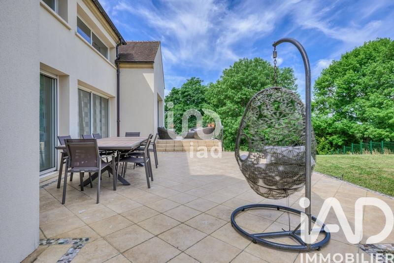 Maison - 275 m² - 8 pièces