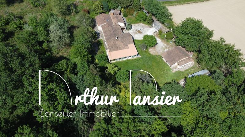 Maison contemporaine - 274 m² - 8 pièces