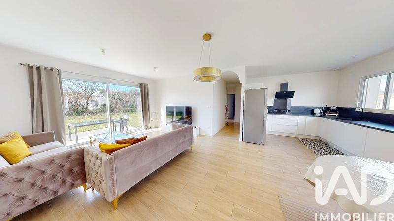 Maison - 95 m² - 5 pièces