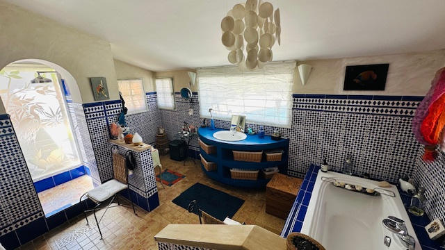 Propriété - 220 m² - 9 pièces