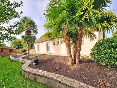 Maison - 206 m² - 9 pièces