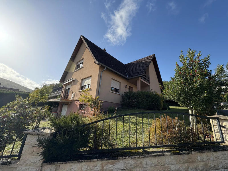 Maison - 152 m² - 7 pièces