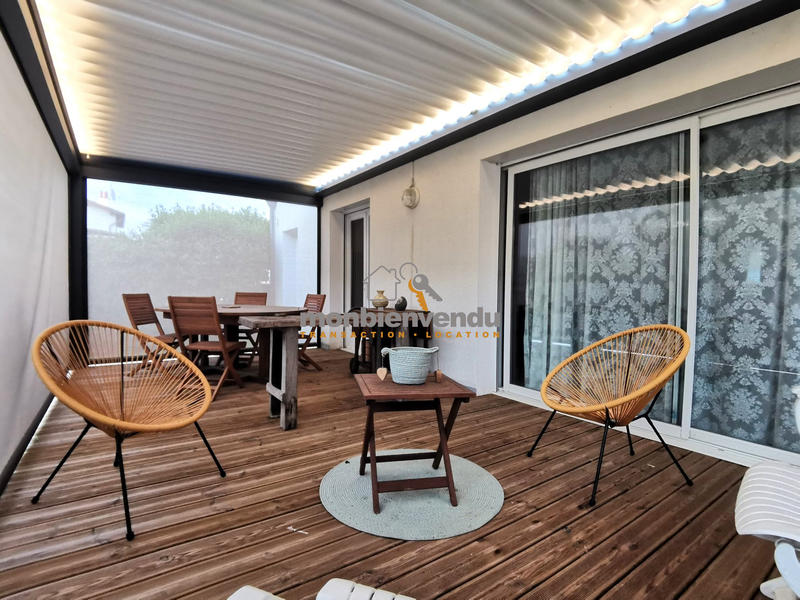 Maison traditionnelle - 140 m² - 8 pièces