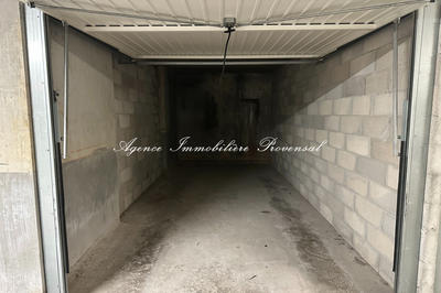 Parking / Garage - 12 m²