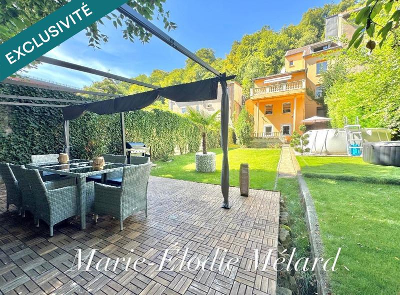 Maison - 200 m² - 9 pièces