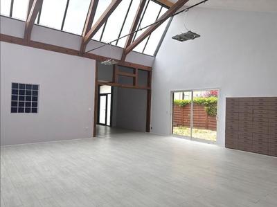 Maison - 255 m² - 5 pièces