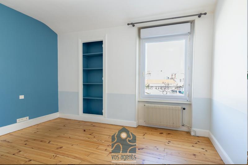 Maison - 181 m² - 7 pièces