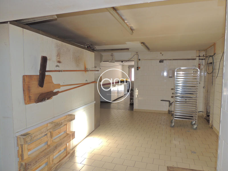 Fonds de commerce - Local commercial - 167 m²