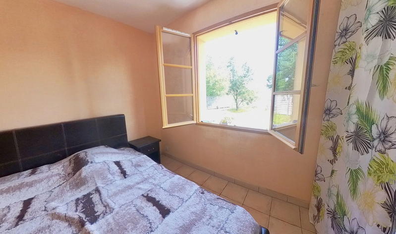 Maison traditionnelle - 104 m² - 6 pièces