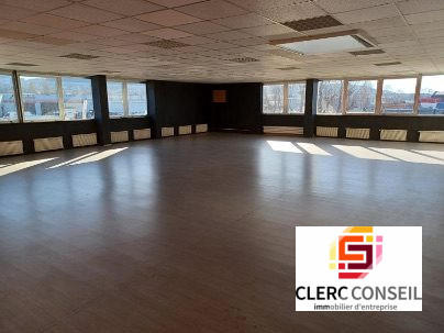 Local d'activités - 696 m²