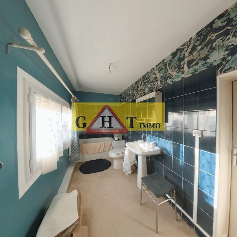 Maison - 220 m² - 8 pièces