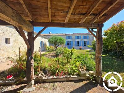 Maison ancienne - 273 m² - 9 pièces