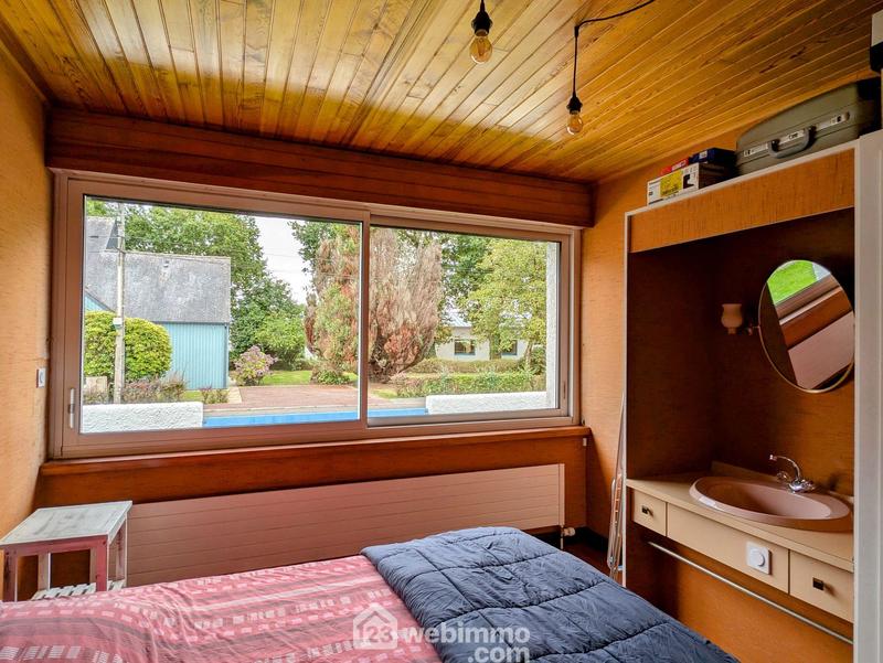 Maison - 234 m² - 8 pièces