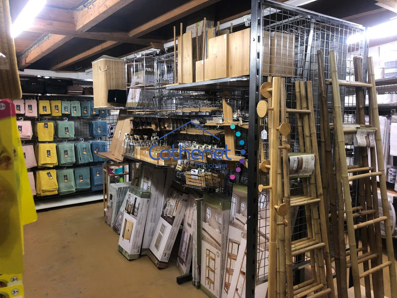 Local commercial - 630 m²